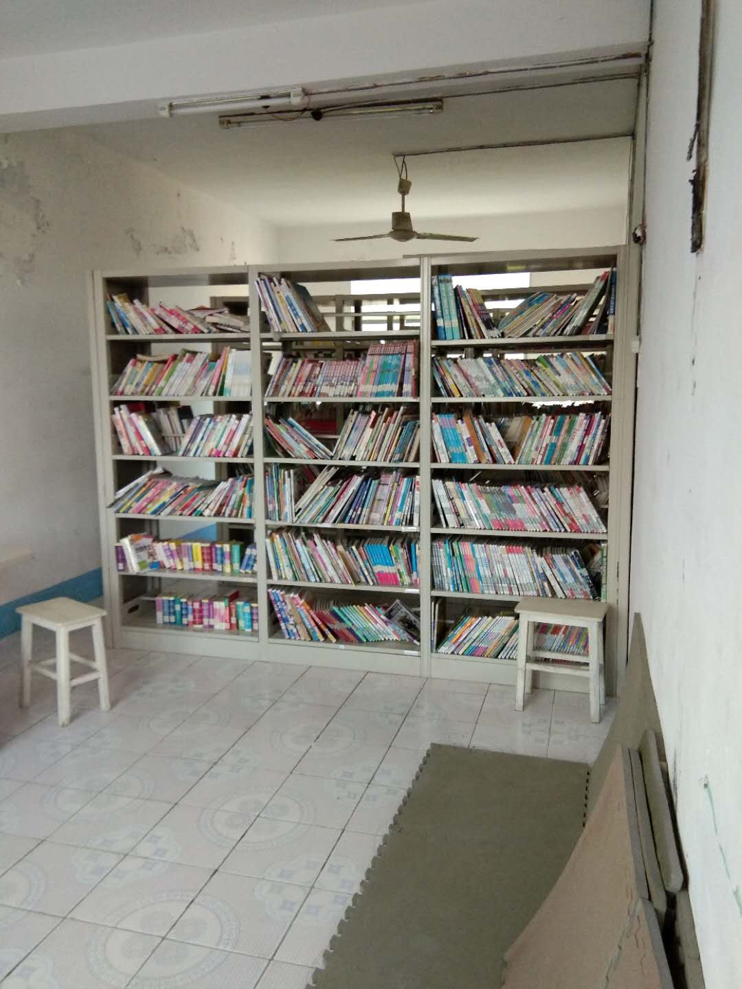 前卫小学-图书馆.jpg